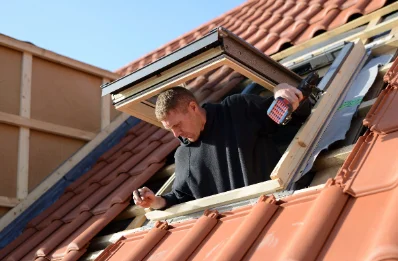 Pose de fenêtres de toit Velux à Combles